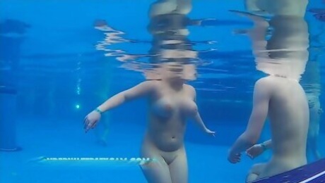 Jumping Teen 18 W Big Tits