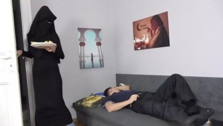 Hot wife in niqab needs hard cock