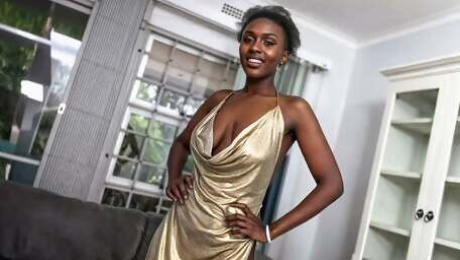 Amateur ebony model gets the job done right at the casting POV