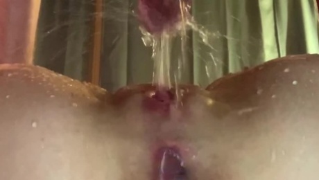 Tight Shaved Squirting Pussy gets a Deep Creampie from a Big Cock