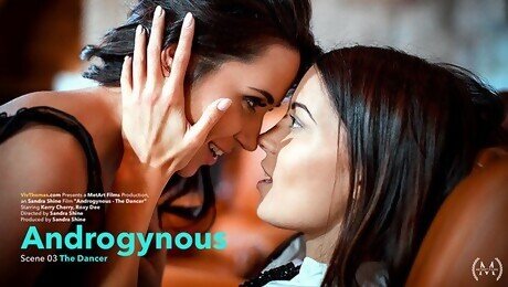 Lesbian porn with enticing Kerry Cherry and Roxy Dee from