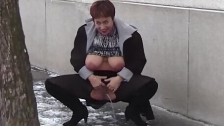 Bbw Milf Peeing In Public